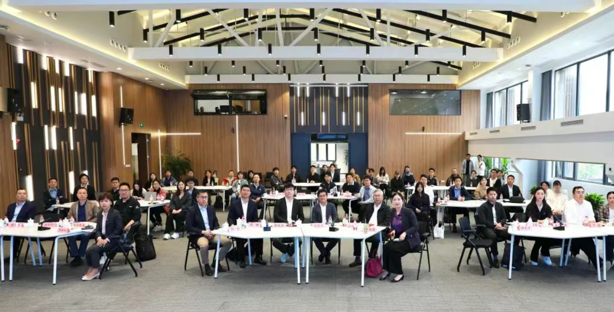 罗兰艺境出席 WAIC 全球创新项目路演财大行,分享 B2B GEO 产业落地实践 · 文中配图